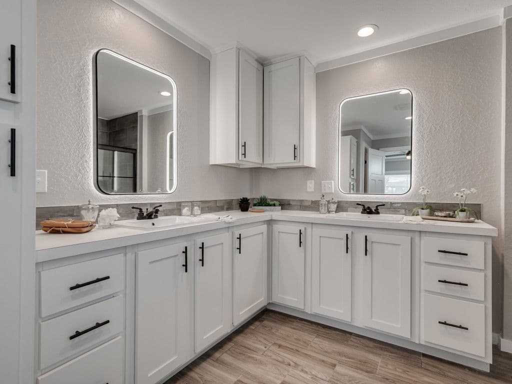 28603n bathroom home features