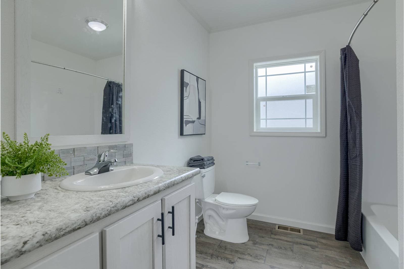 Hidden valley hv2866 bathroom home features