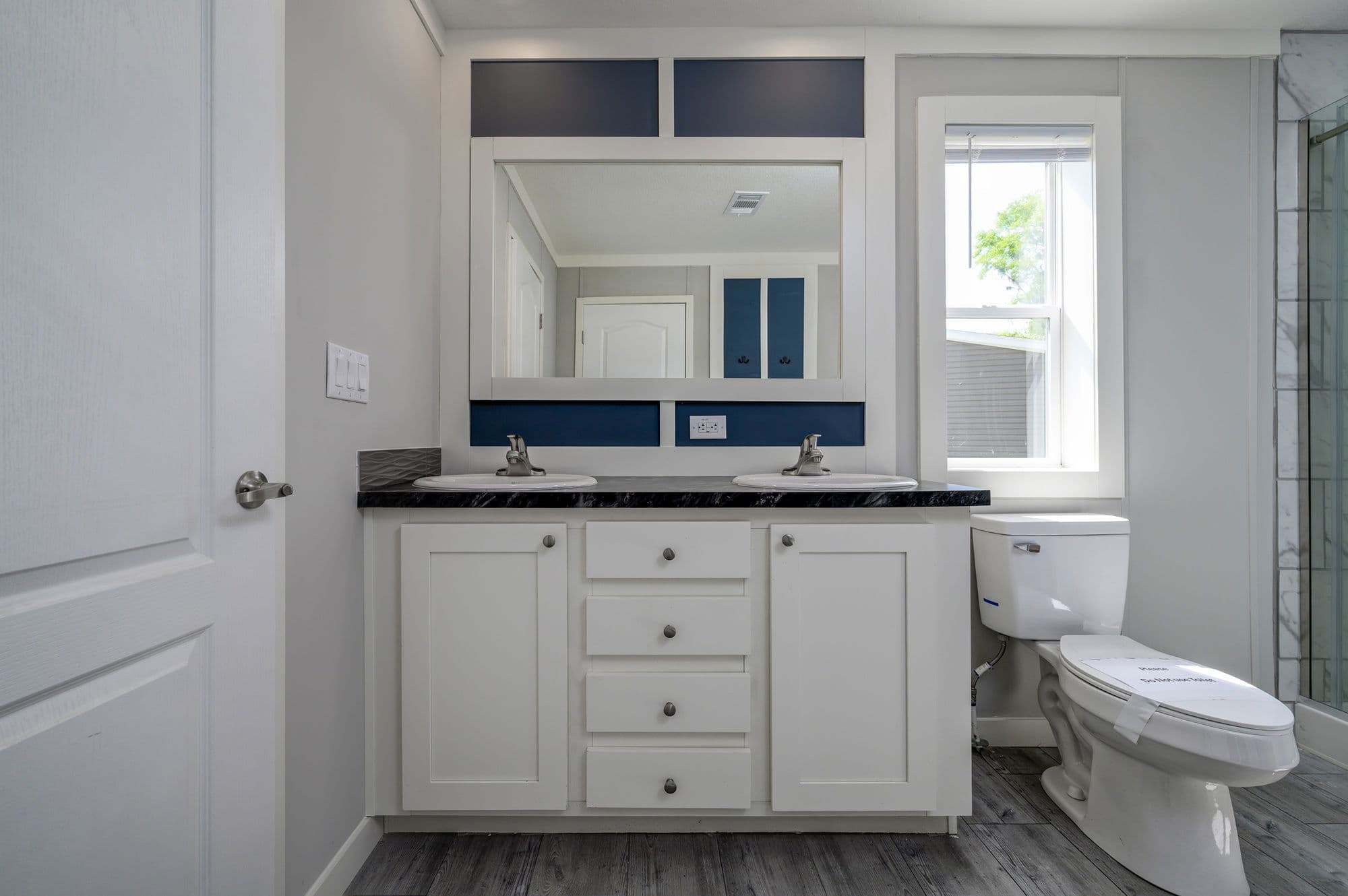 Marco 54 bathroom home features