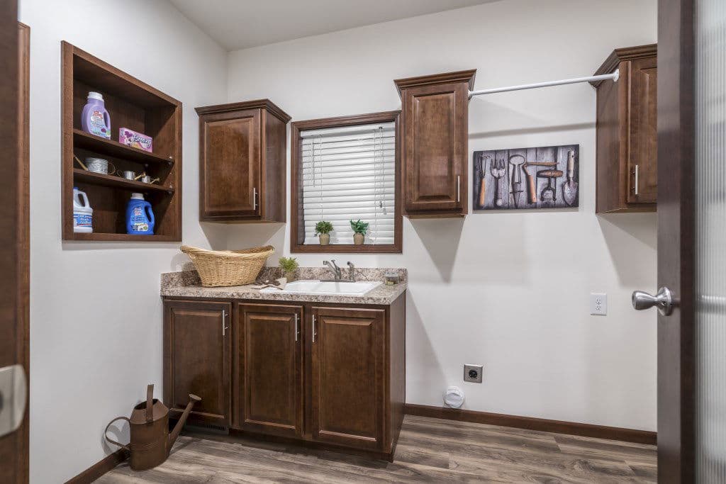 Ultra 6 interior home features