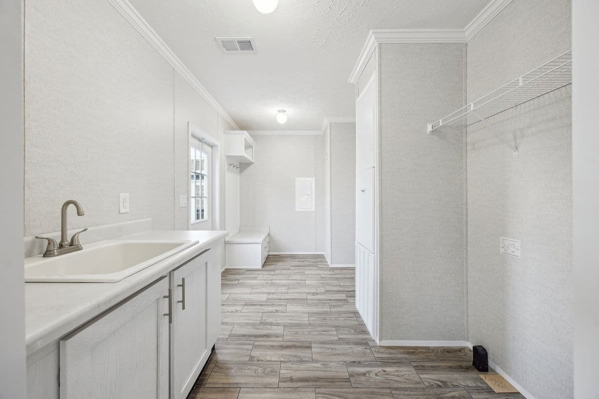 Md-10-32 lynnox bathroom home features