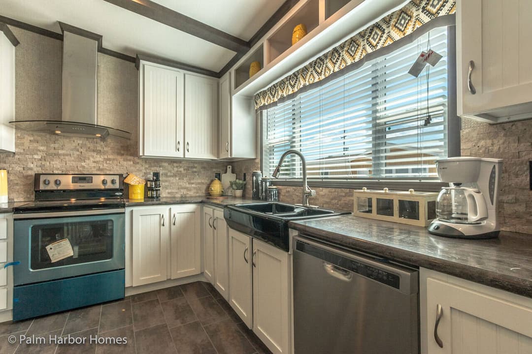 Carrington 30764c kitchen home features