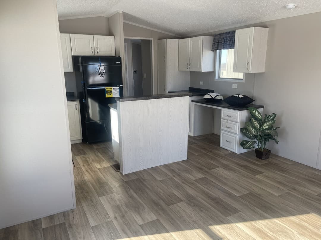 14 wide s-14×44-11ofp kitchen and interior home features