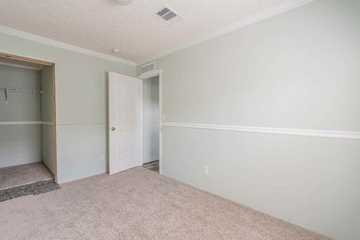 Camron 28563f bedroom home features