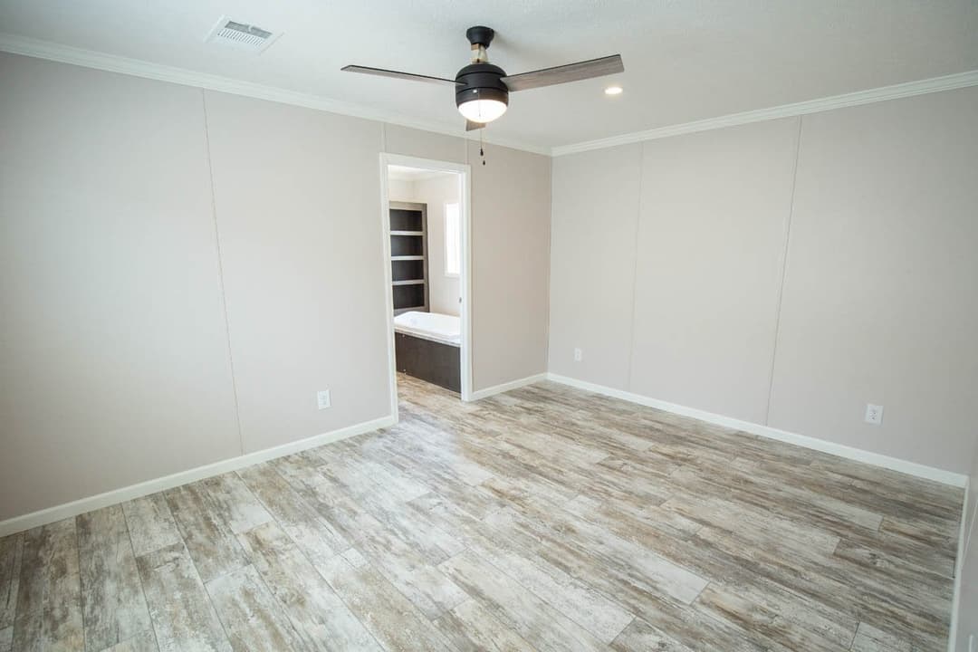 Eva bedroom home features