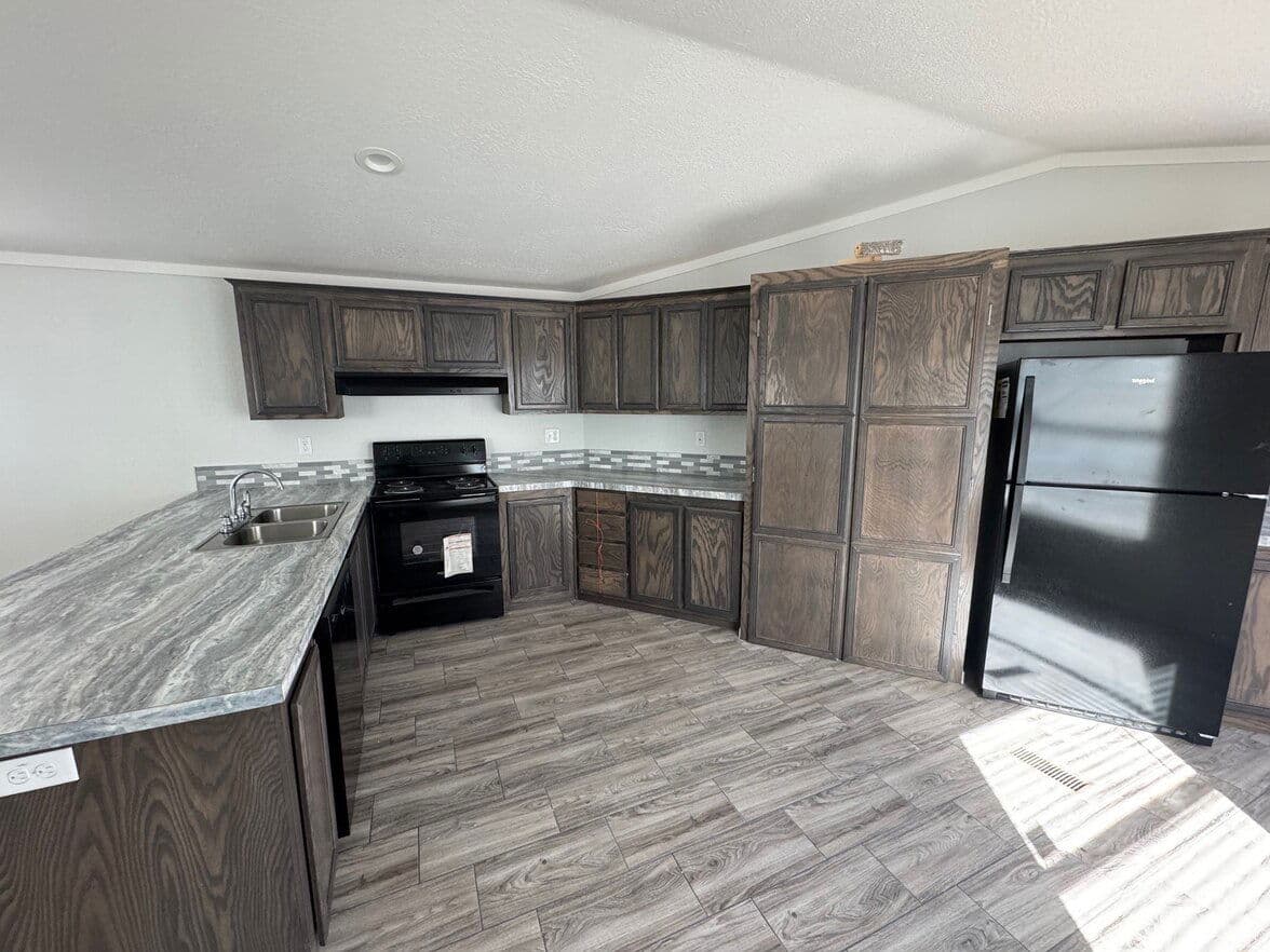 Solitaire 16763a kitchen and hero home features