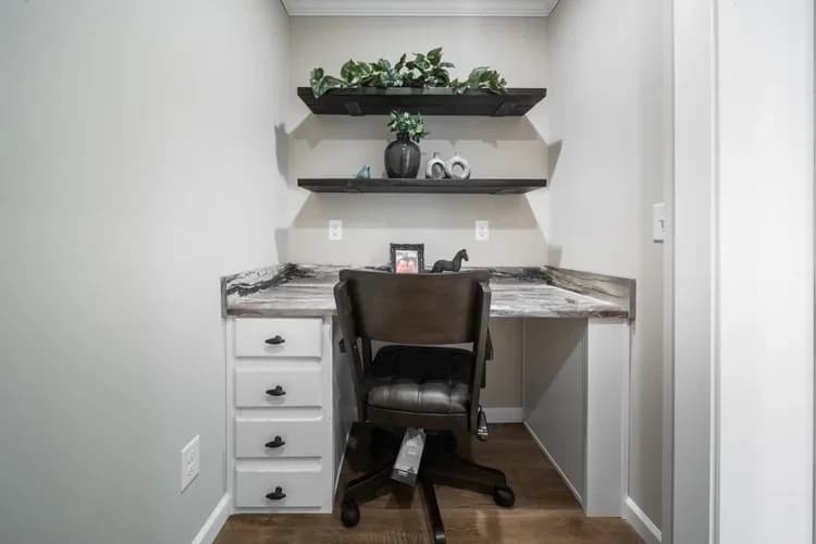 Wilson bend interior home features