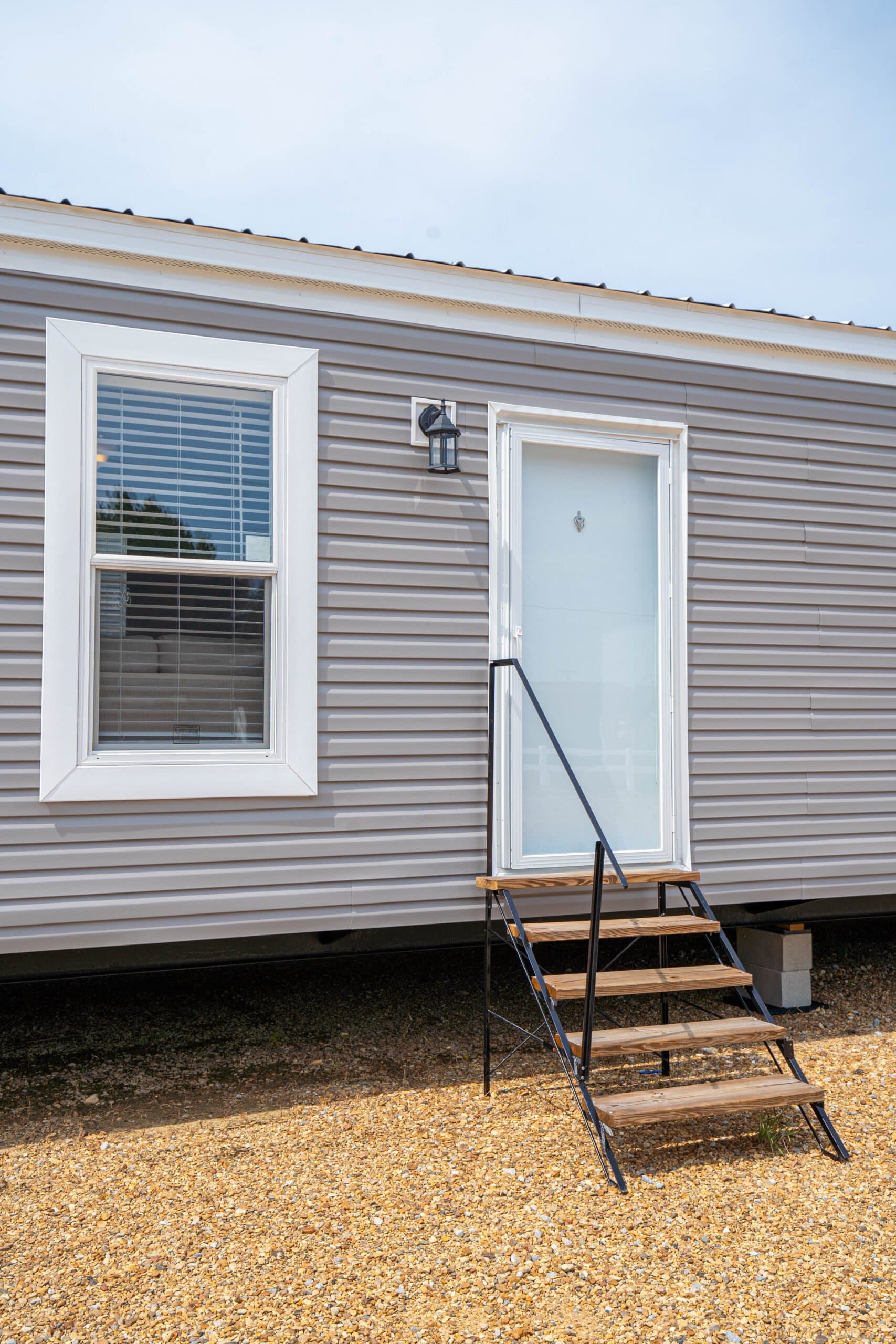 Henson exterior home features