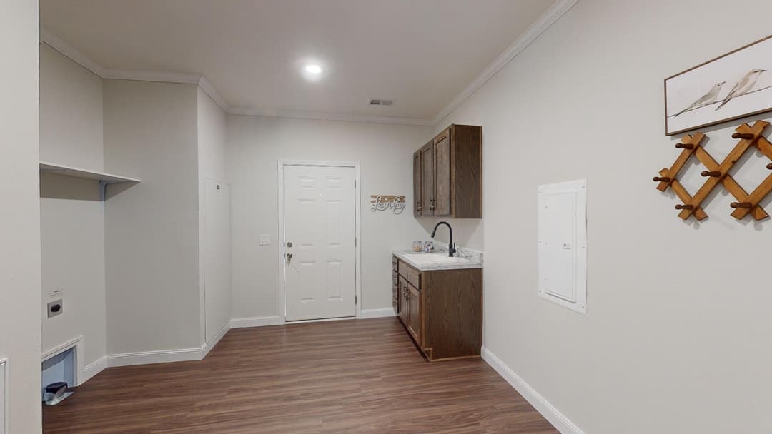 Pri4784-3503 interior home features