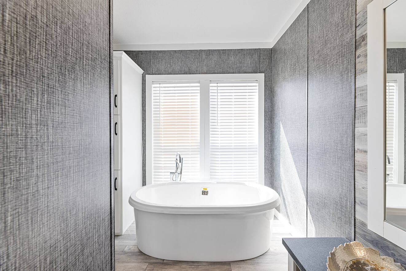 Sheridan 30483s bathroom home features