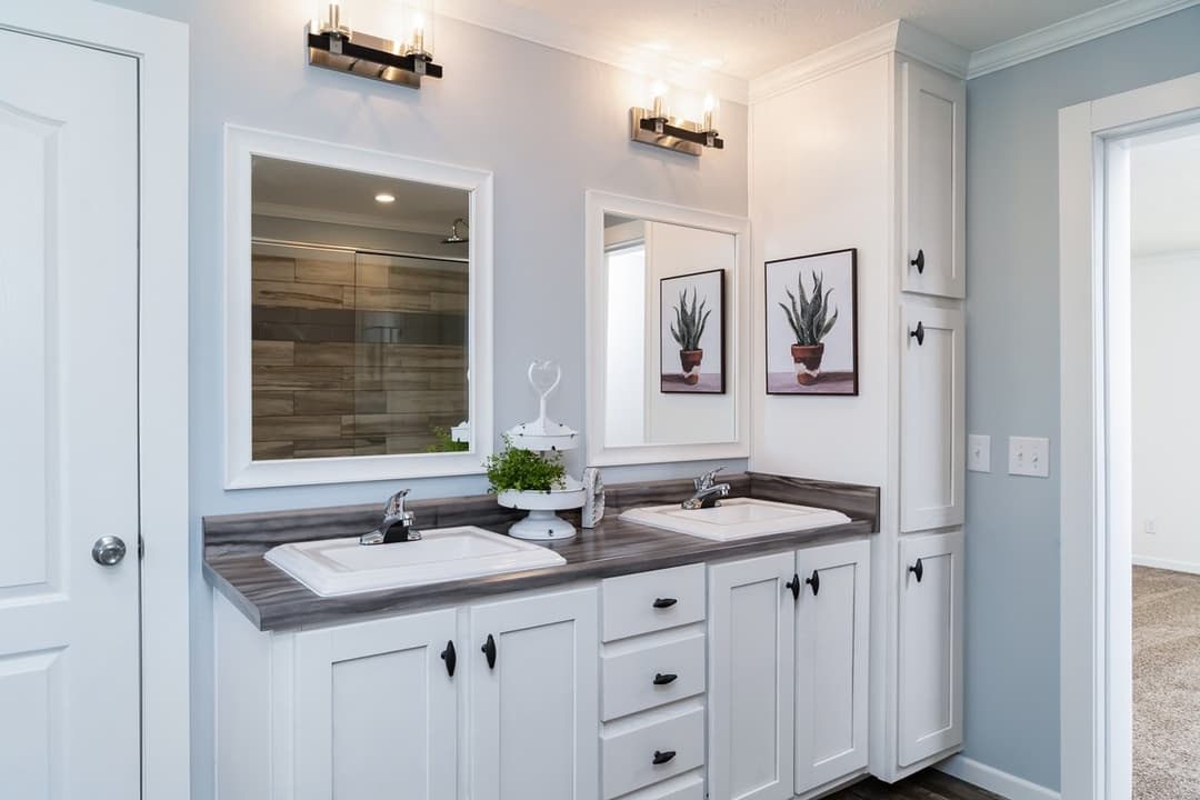 Byler bathroom home features