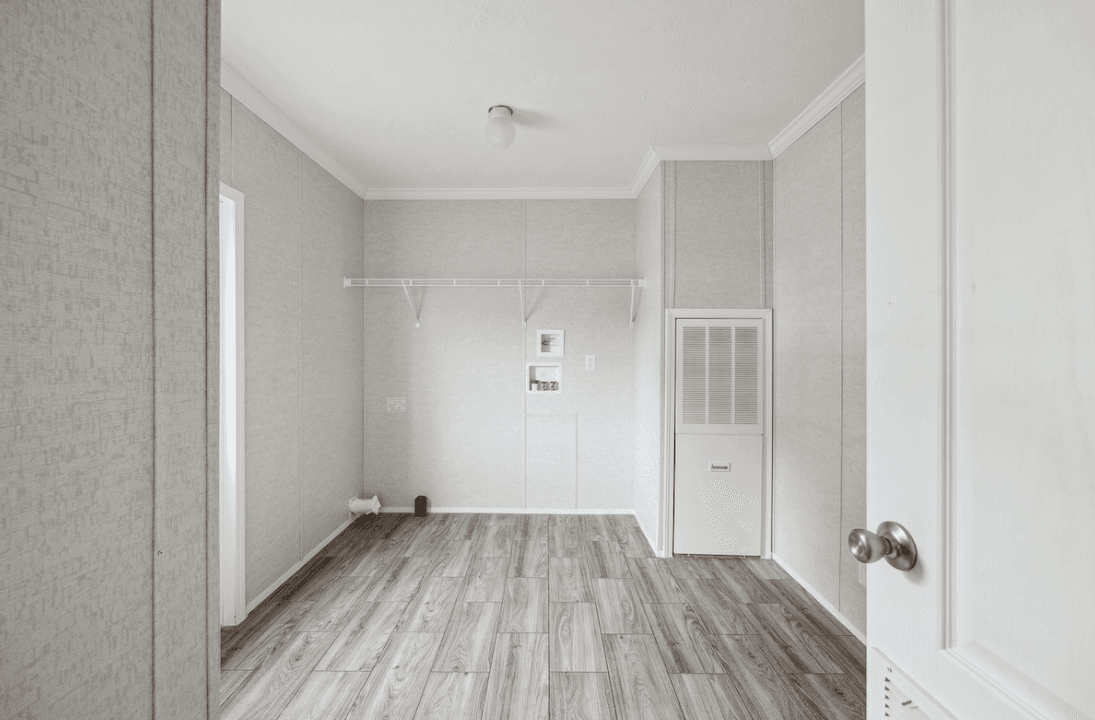 Md-52-32 interior home features