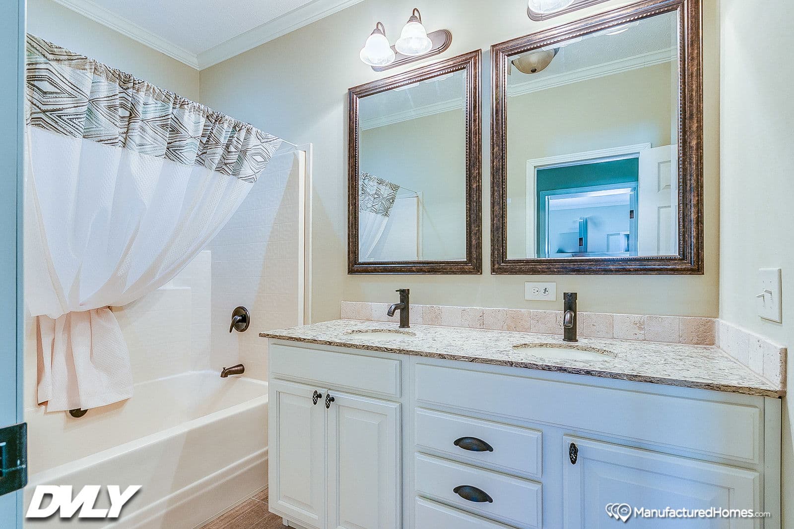 Briarritz bathroom home features