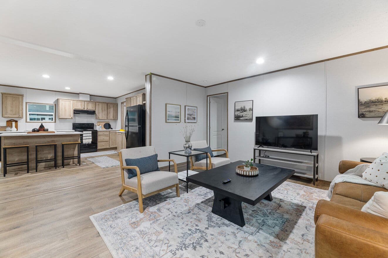 Phoenix 32563a interior home features