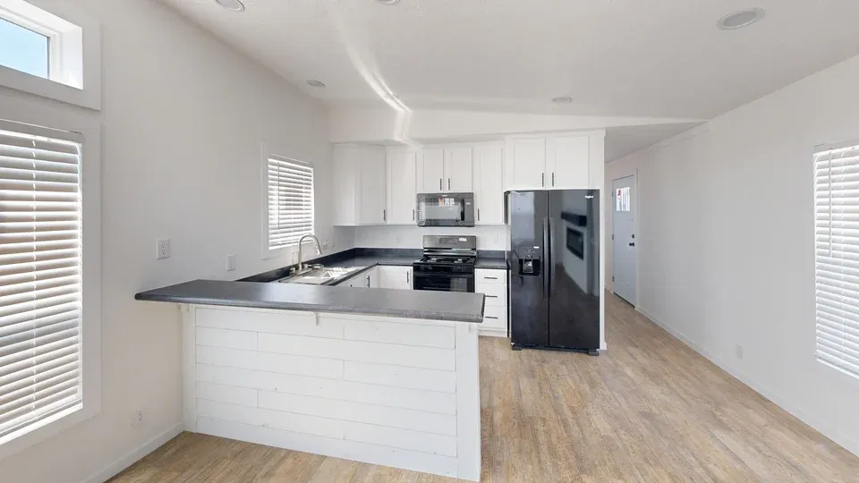 6481ls (standard) kitchen home features