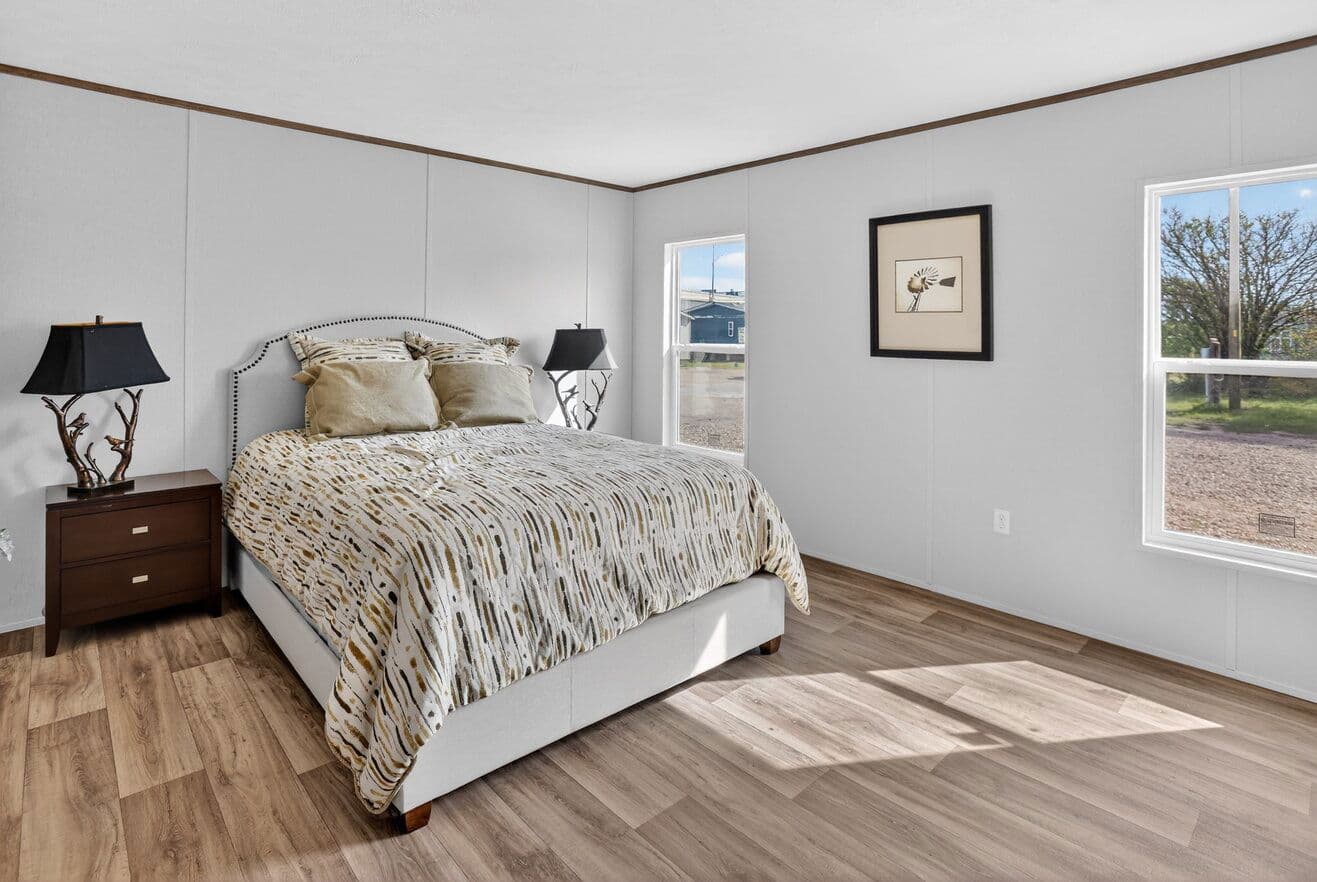 Jasper 28564a bedroom home features