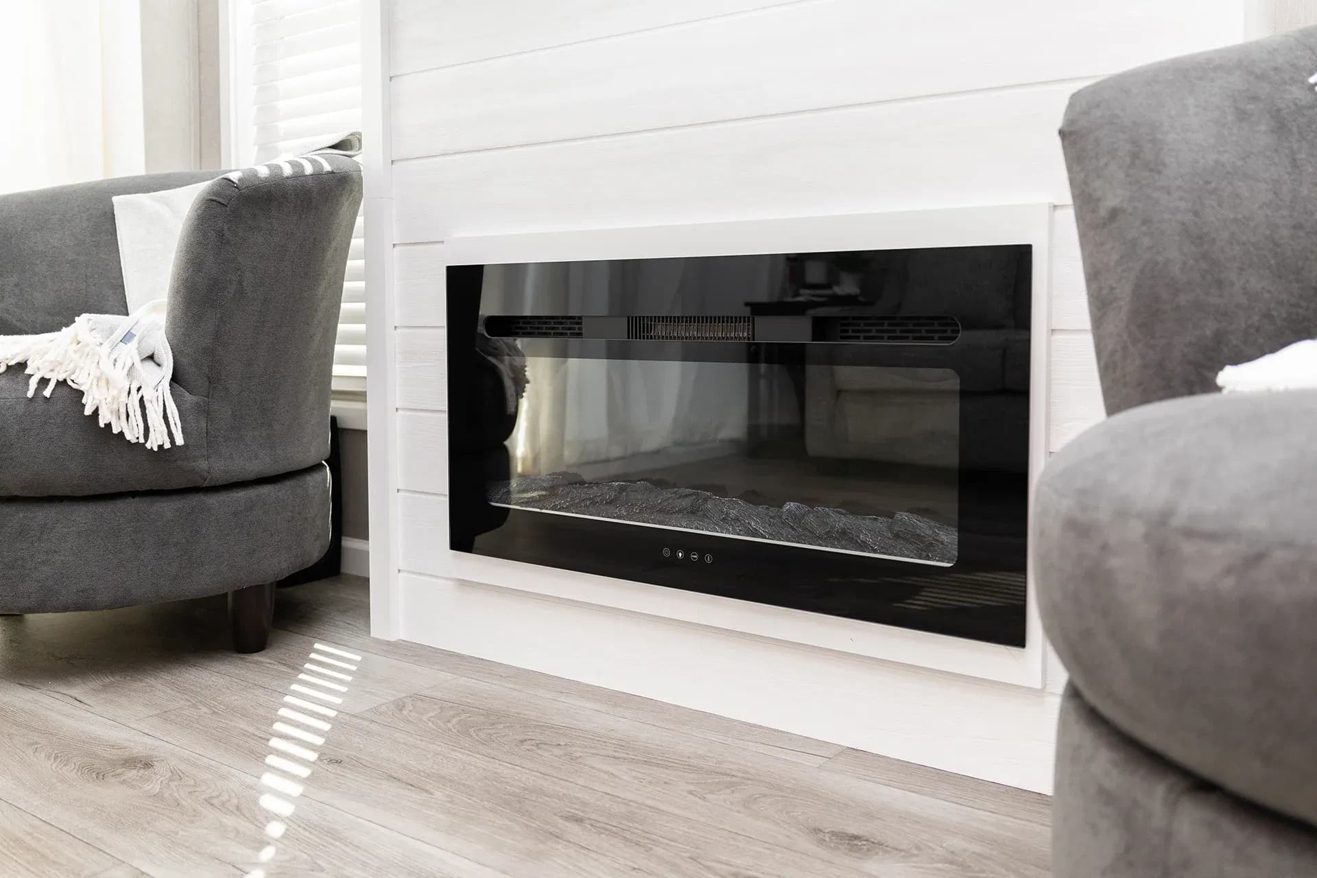 Eldorado 9043 interior home features