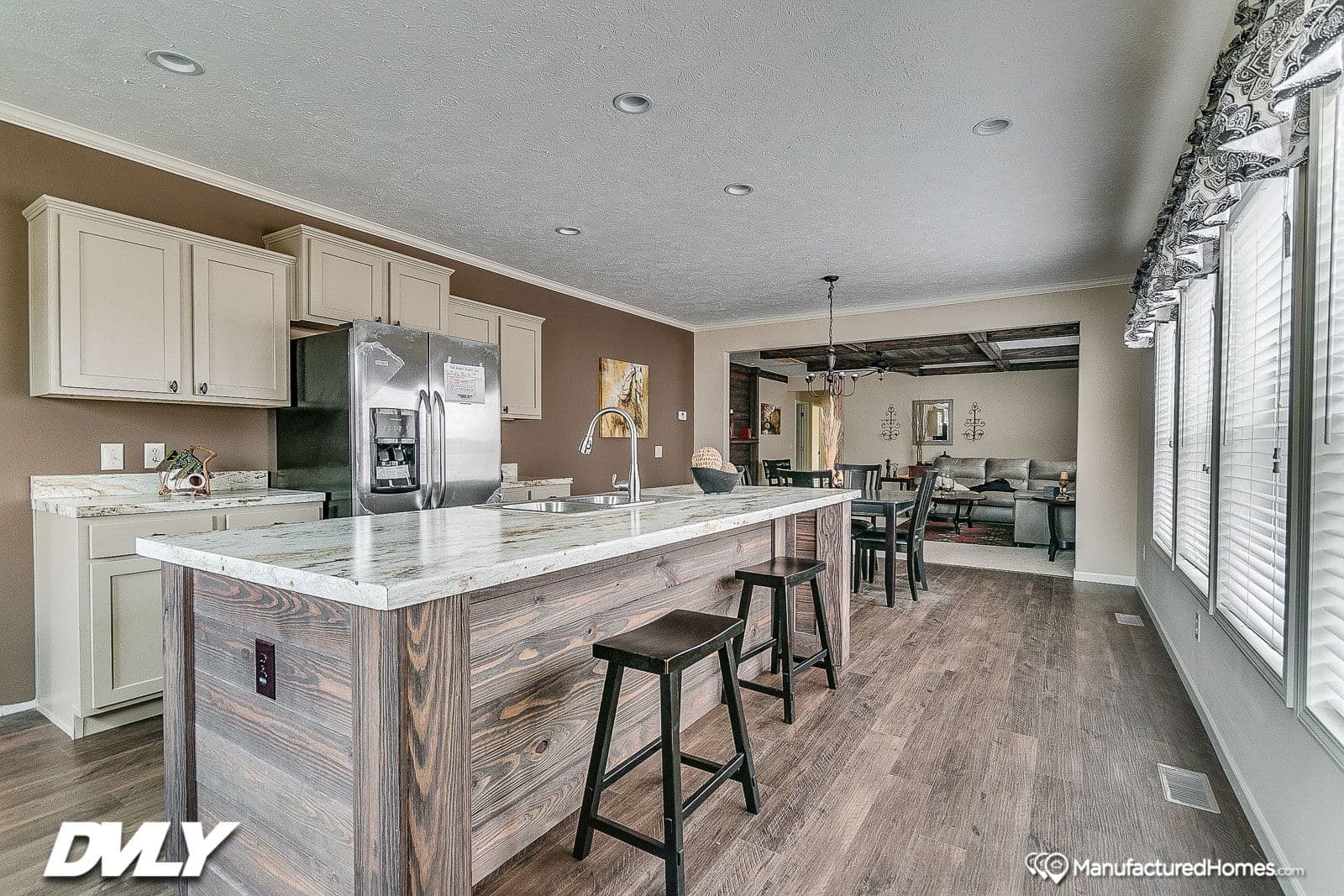 Ahaveh kitchen home features