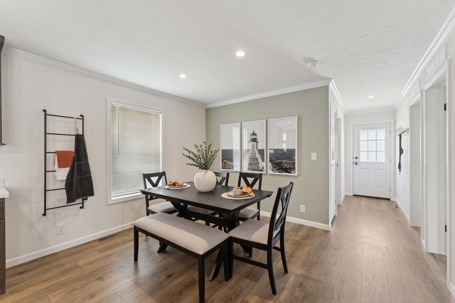 Sunlight 1493 interior home features