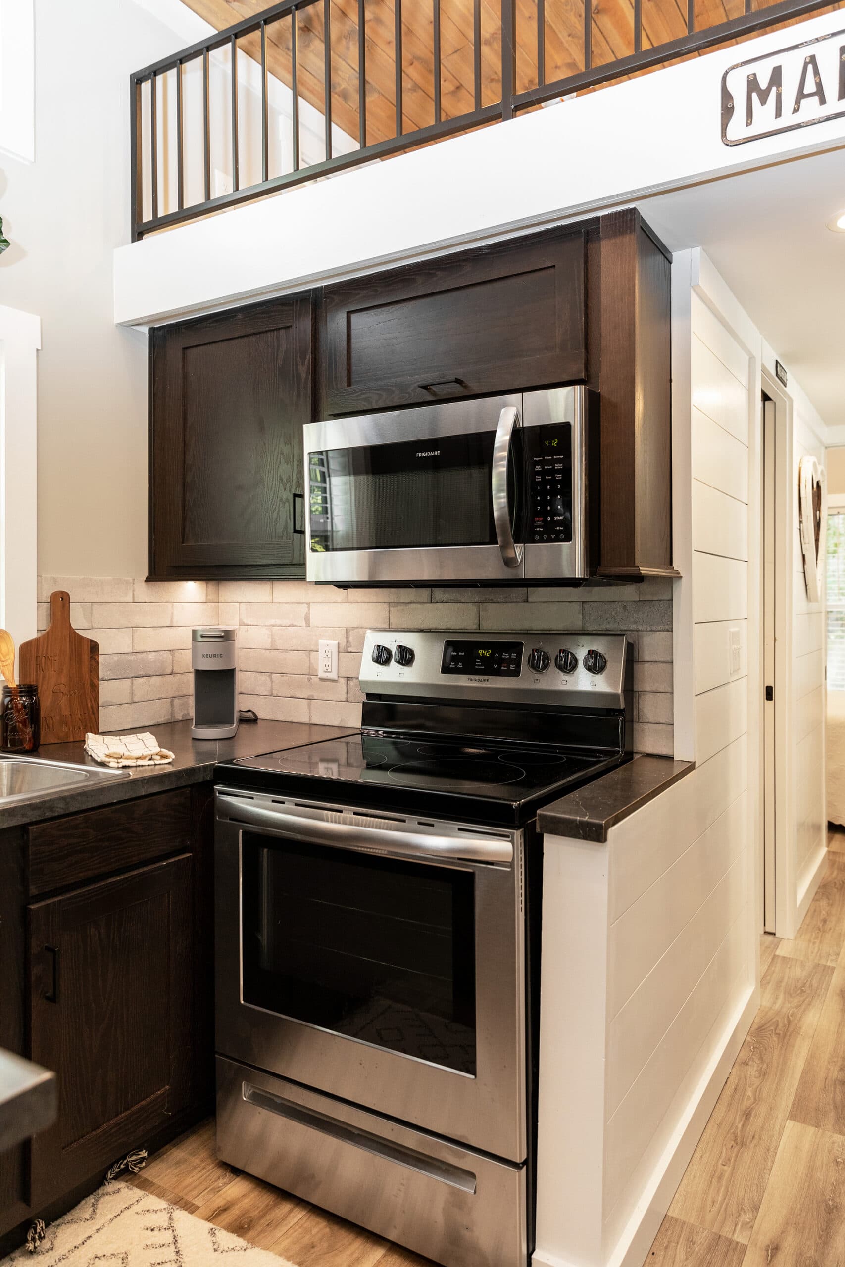 Swayback kitchen home features