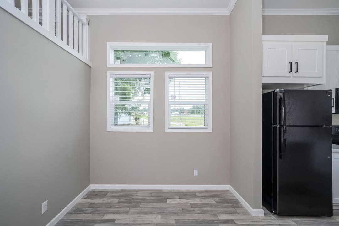 Eagle 11351g interior home features