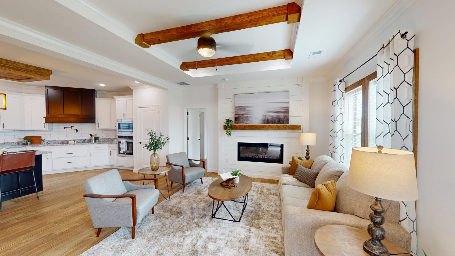 Pri3284-2010-2 interior home features