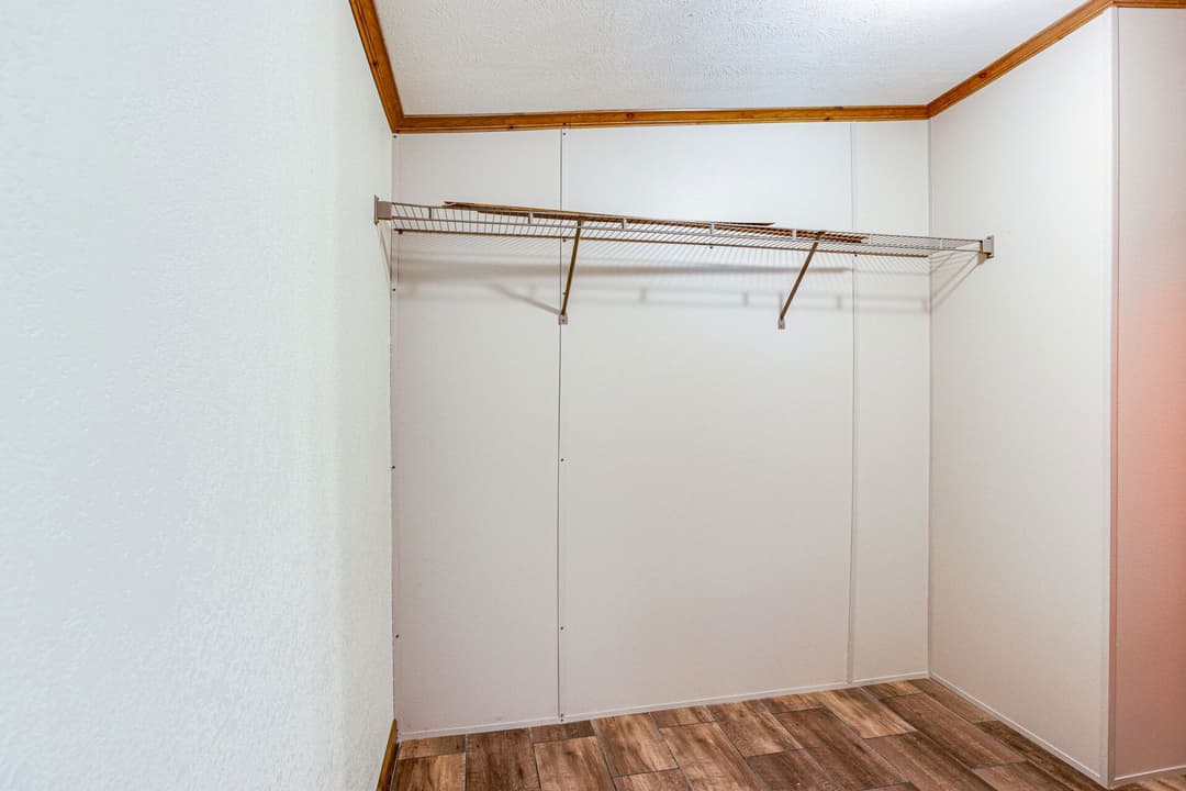 Doublewide s-28×56-32flp interior home features