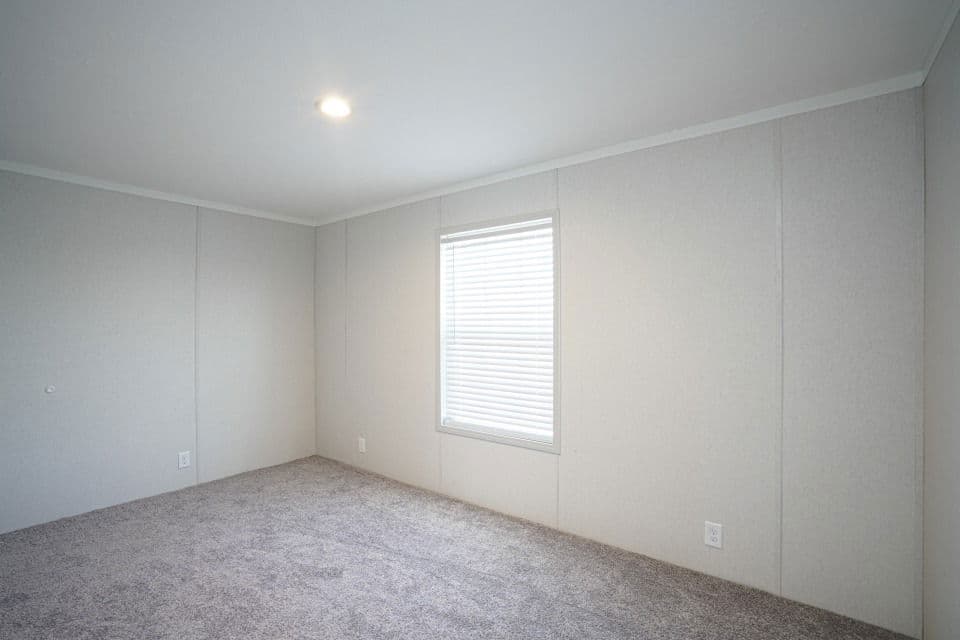 Velocity 16763l bedroom home features