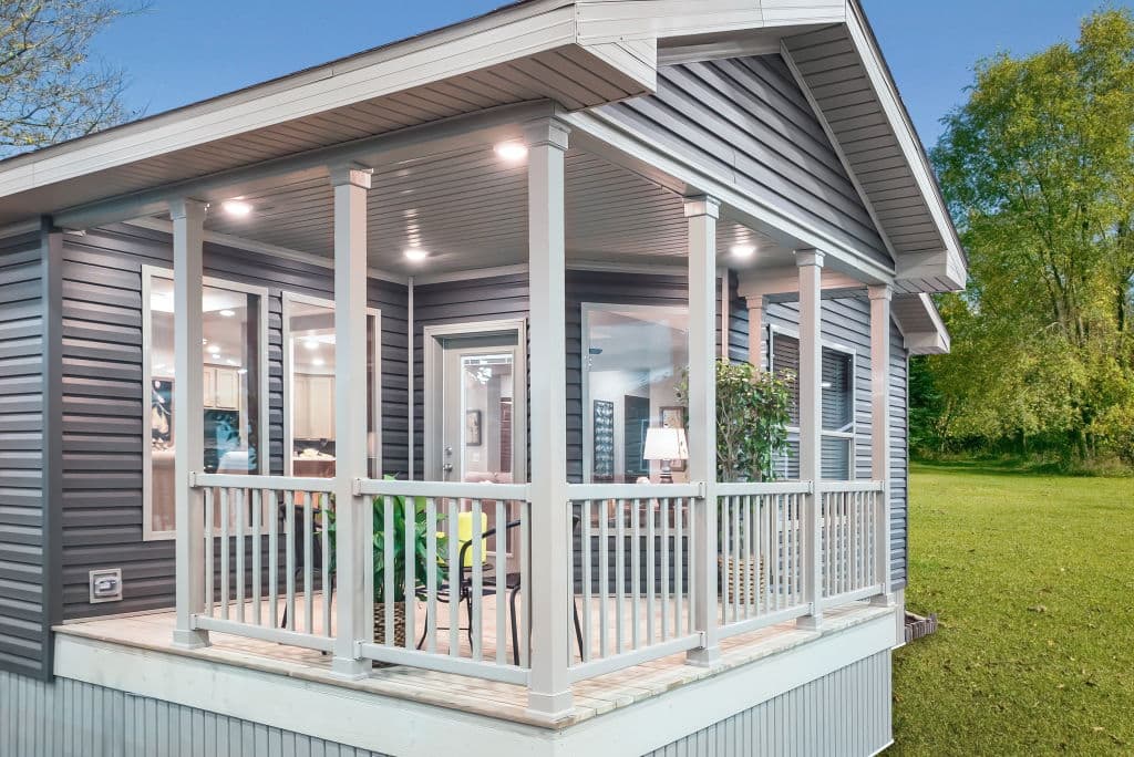 Ultra 3 elevation and exterior home features