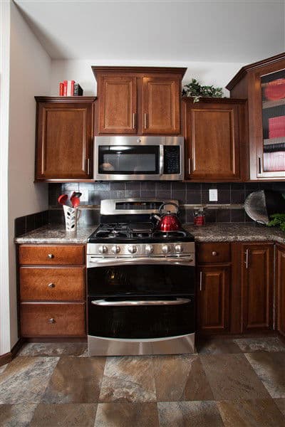 Lionel kitchen home features