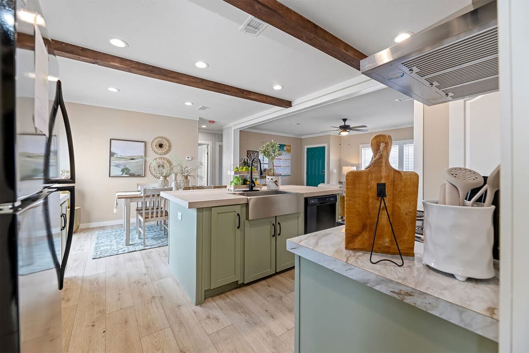 Sheridan 52 28523s kitchen home features