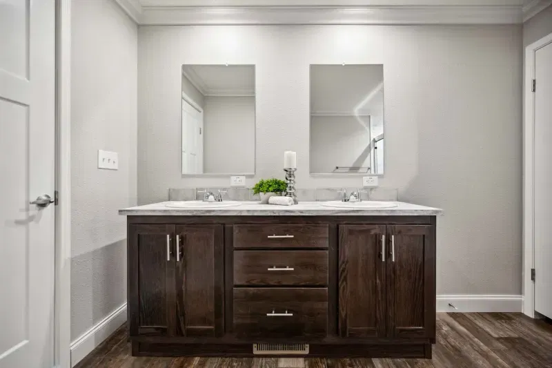 Prairie dune 8862 bathroom home features