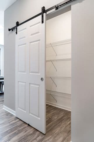 Max supreme 2 28683c interior home features