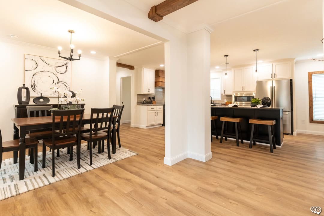 Pri3280-2071 interior home features