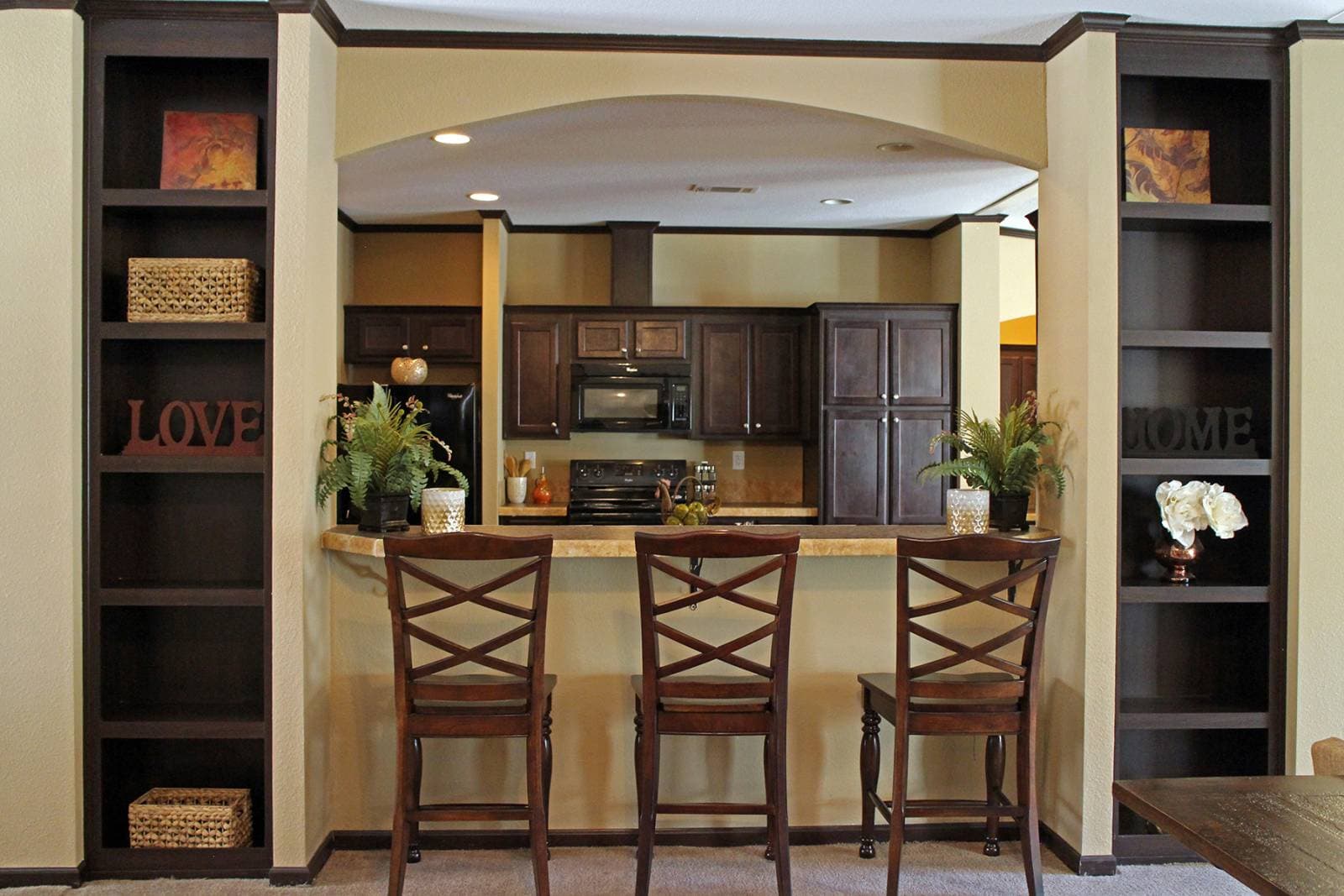 Augusta kitchen home features