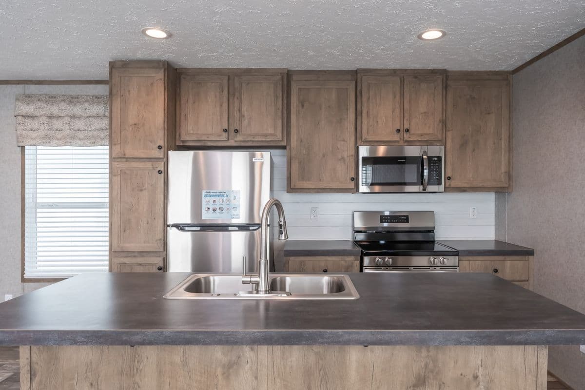 Lakeside cottage kitchen home features