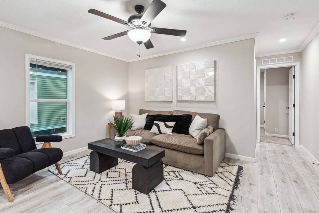 Bay springs c804 interior home features