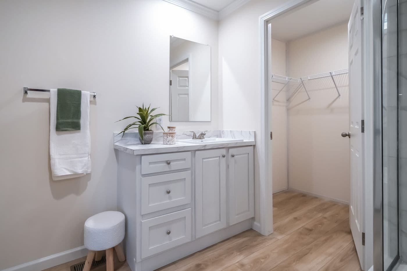 Uwharrie bathroom home features