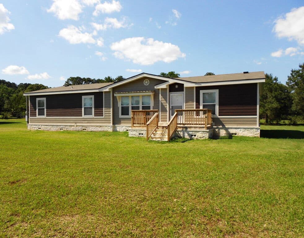 Benbrook 30684b elevation and exterior home features