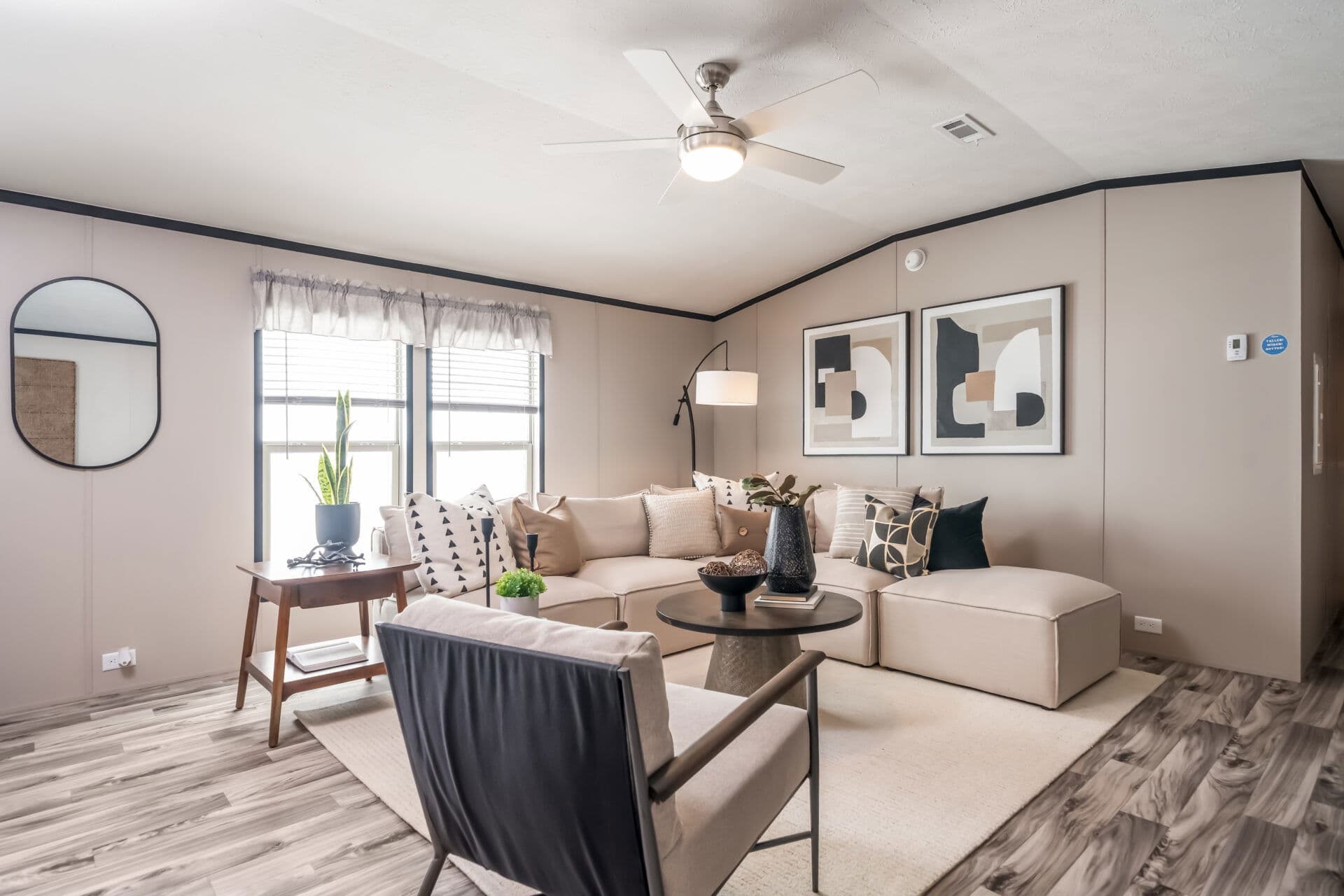 Singlewide h-16×72-32d shed interior home features