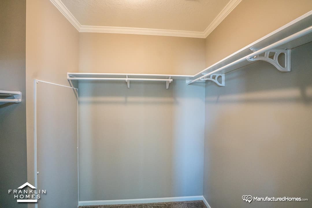 Coach house bedroom home features