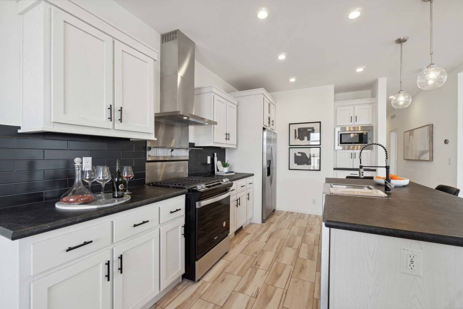 Nova-e kitchen home features