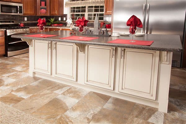 Lionel kitchen home features