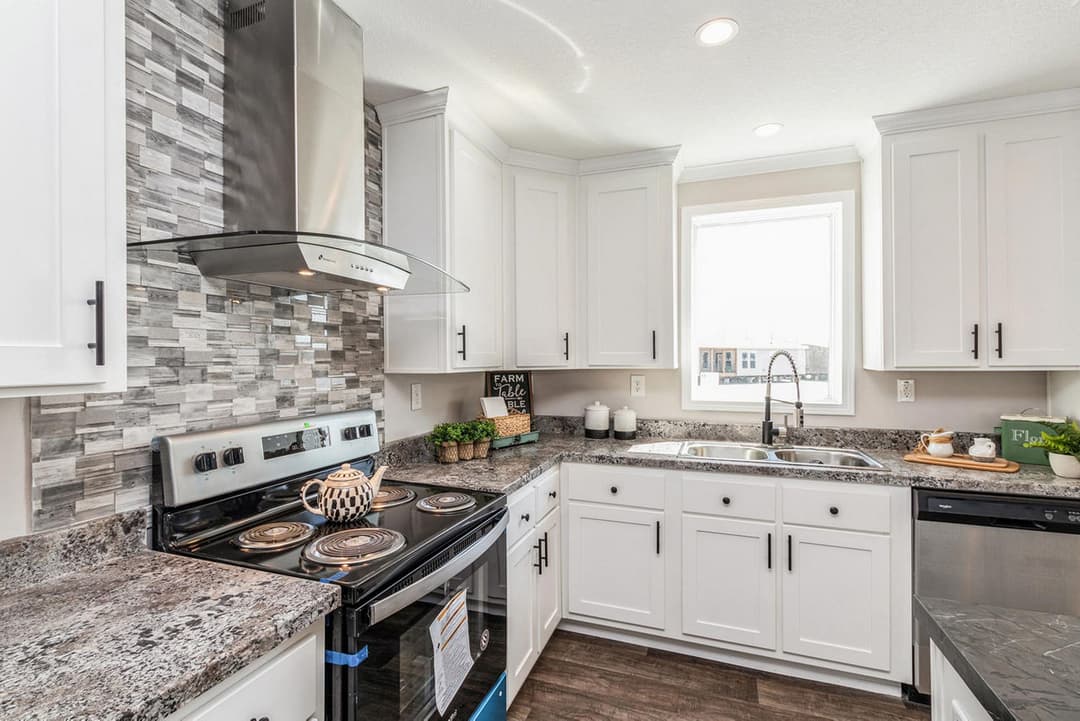 Pursuit kitchen home features