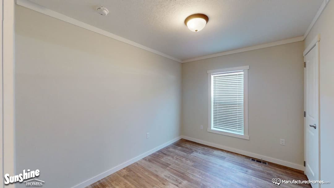 Chc1680-101 bedroom home features