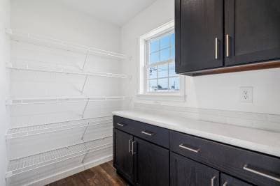 Ne-619 kitchen home features