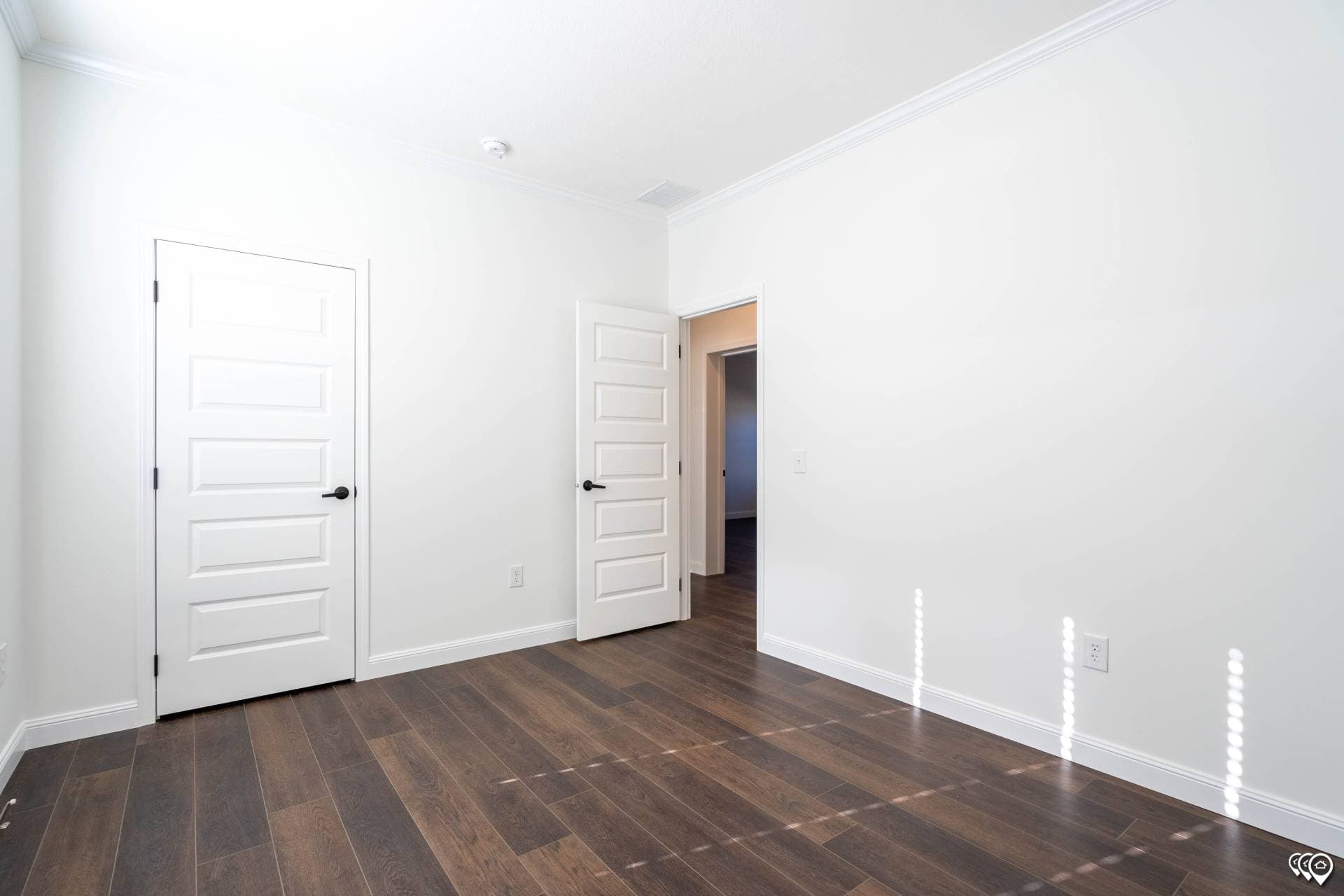 Pri3284-2073 bedroom home features