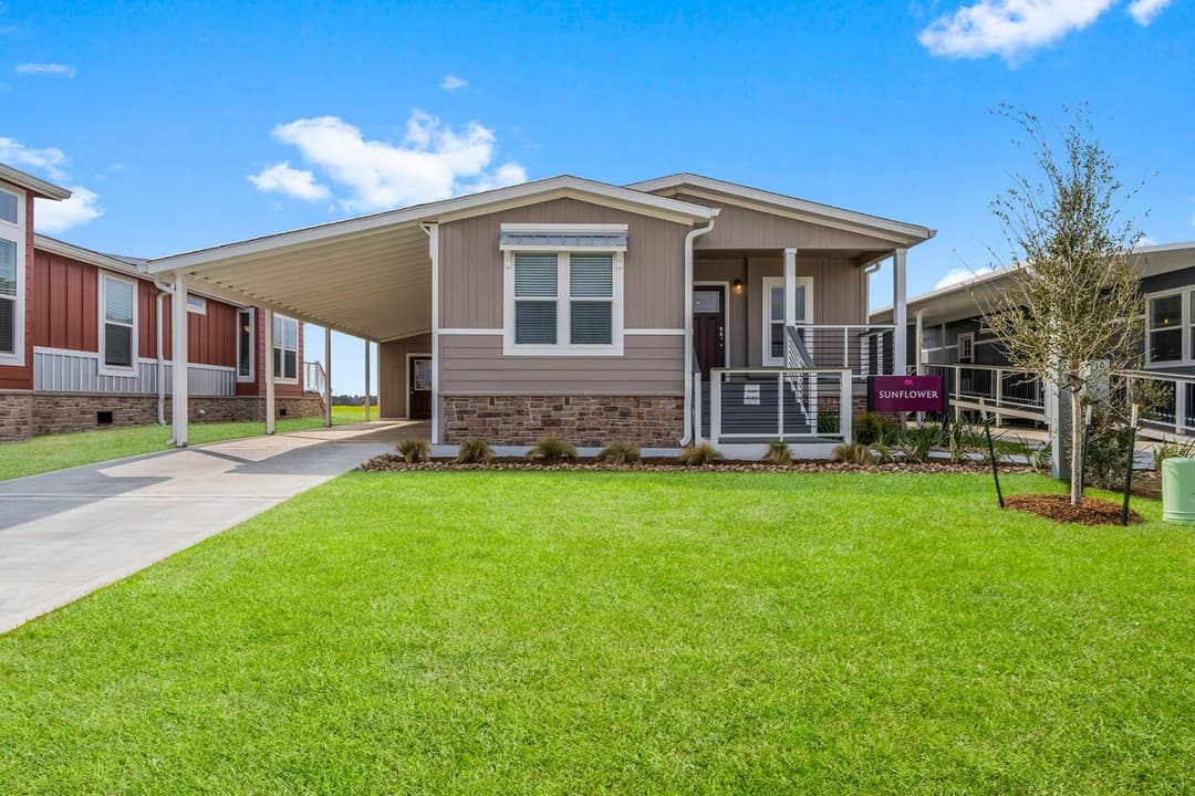 Innovation 2860s exterior and hero home features