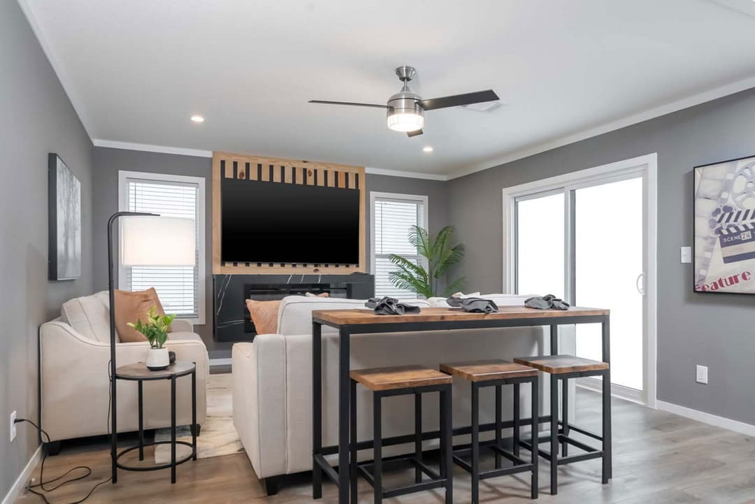 Bourbon interior home features