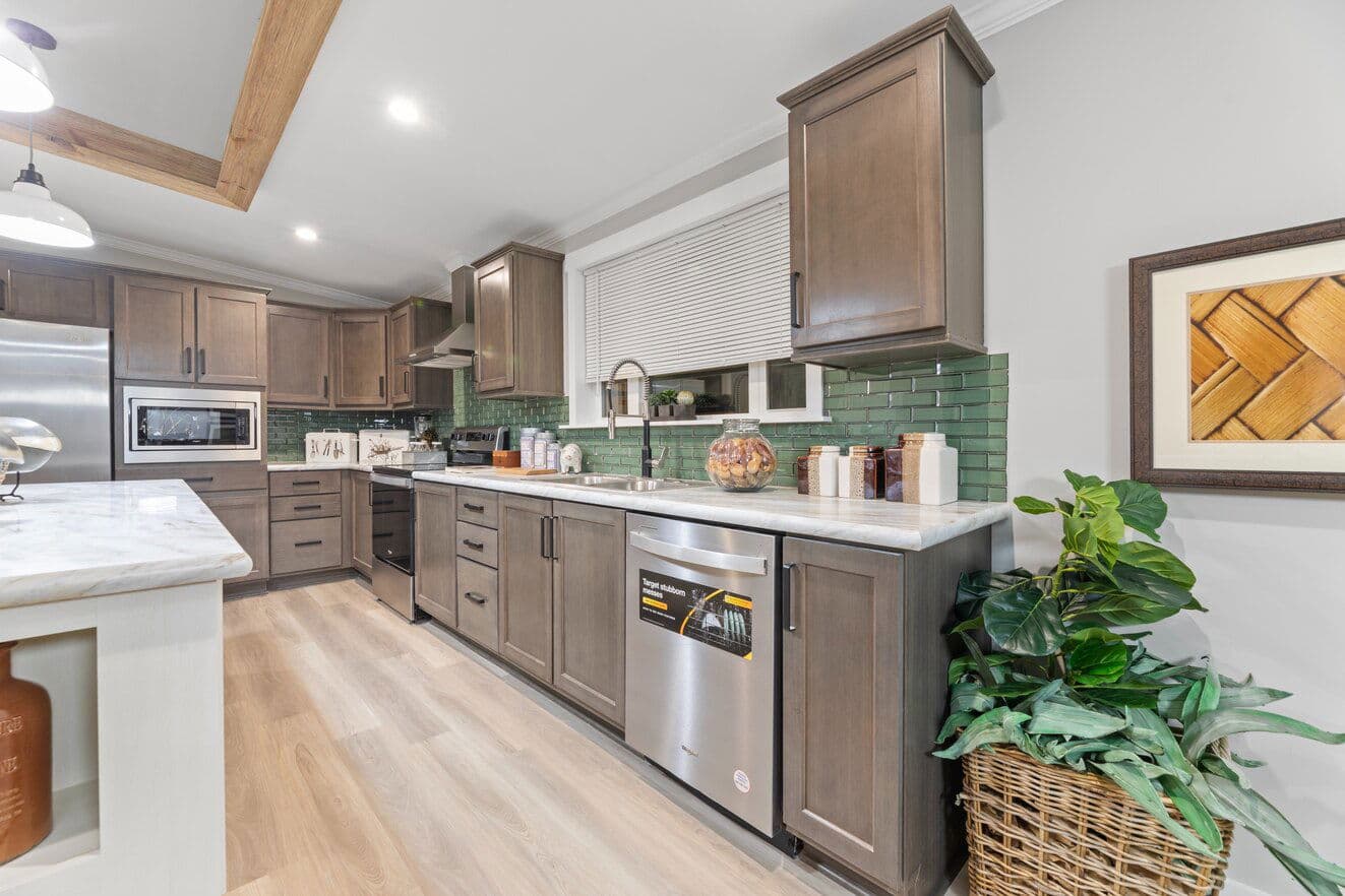 Pelican bay ii 30764b kitchen home features